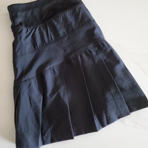 (LIKE NEW) FILA Skorts, Black Size S - Picture 8 of 12